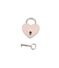 Load image into Gallery viewer, Heart Lock with key