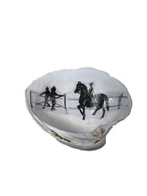 Load image into Gallery viewer, Seashell with image