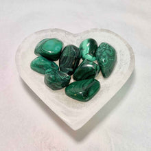 Load image into Gallery viewer, Malachite Tumbled Stone
